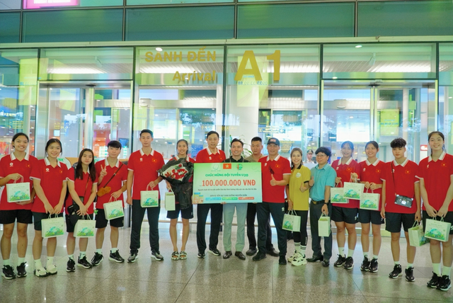 Tập đoàn Winco Group trao tặng sữa hạt Nguyên Xuân trị giá 100 triệu đồng đồng hành cùng đội tuyển bóng chuyền U20 Việt Nam- Ảnh 1.